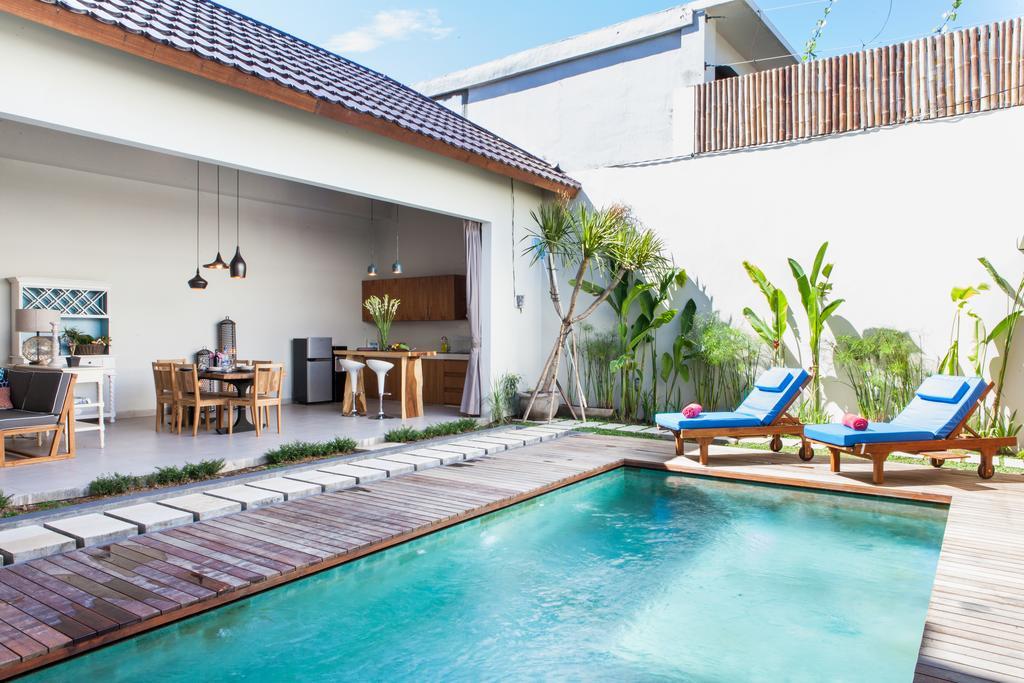 Maxwell Legian Villa Esterno foto