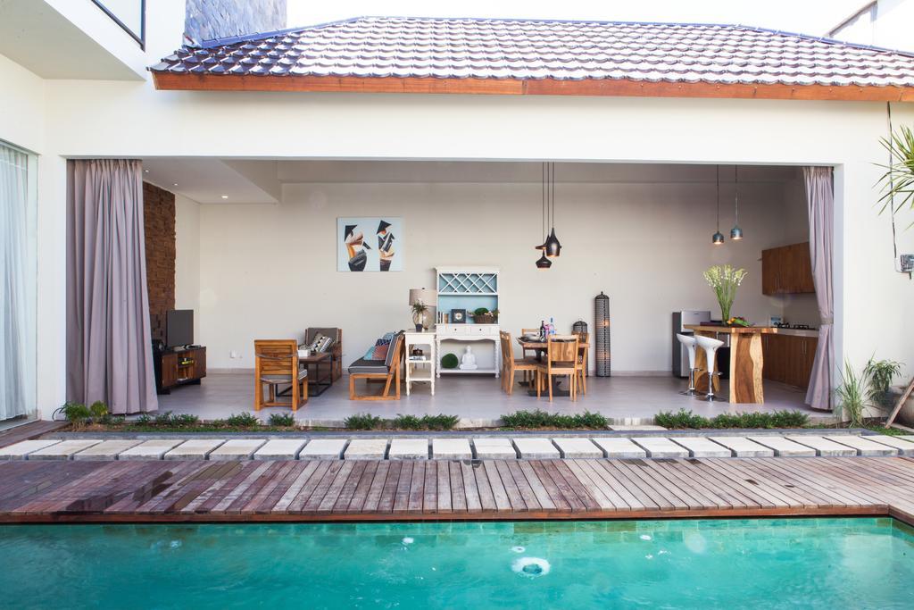 Maxwell Legian Villa Esterno foto